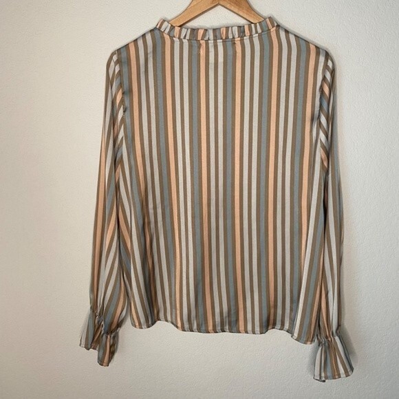 Saltwater Luxe Pastel Pink & Blue Striped Blouse - Size Large - EUC - Picture 3 of 5